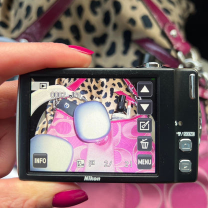 Geniune Nikon Coolpix S4000 digital camera