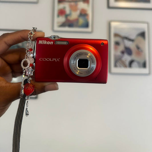 Geniune Pre-Owend Nikon Coolpix S205 with 12.0 Megapixels 📸.