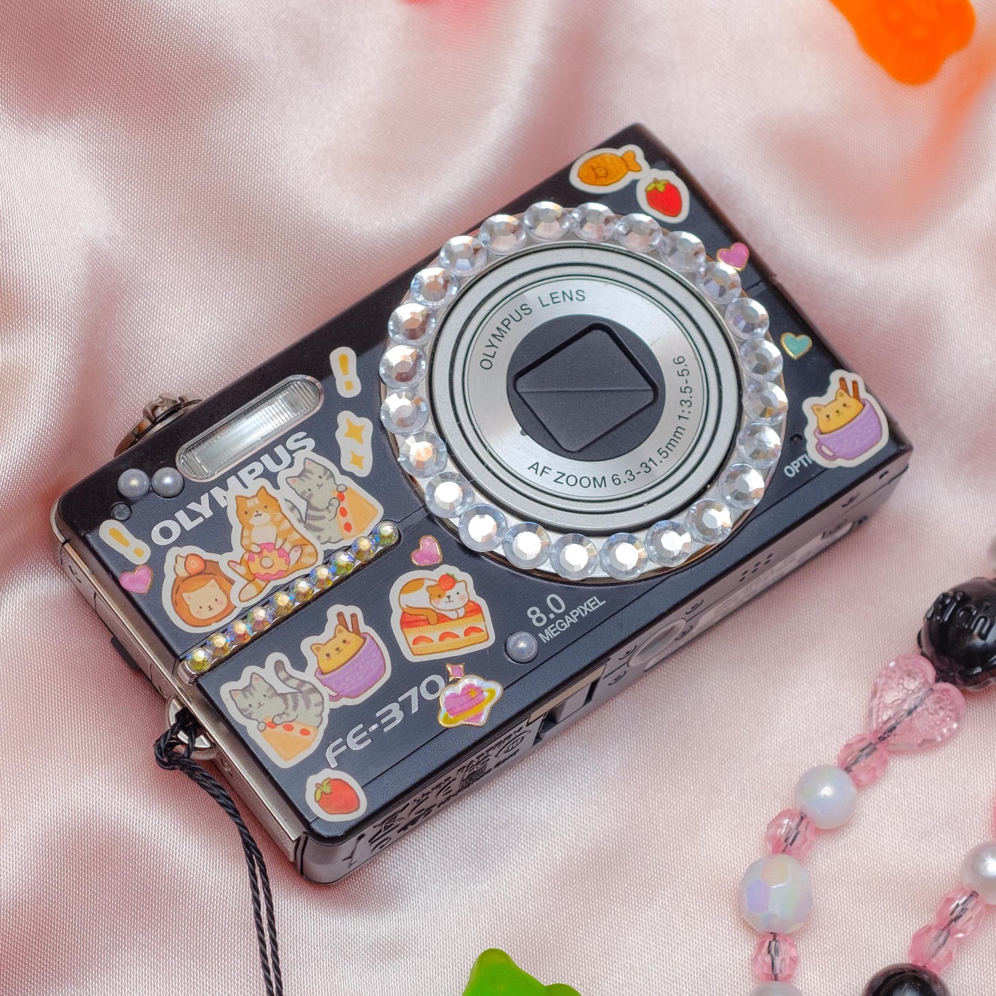 Geniune Cute y2k aesthetic decorated digicam Olympus FE 370 with beaded strap PreOwned