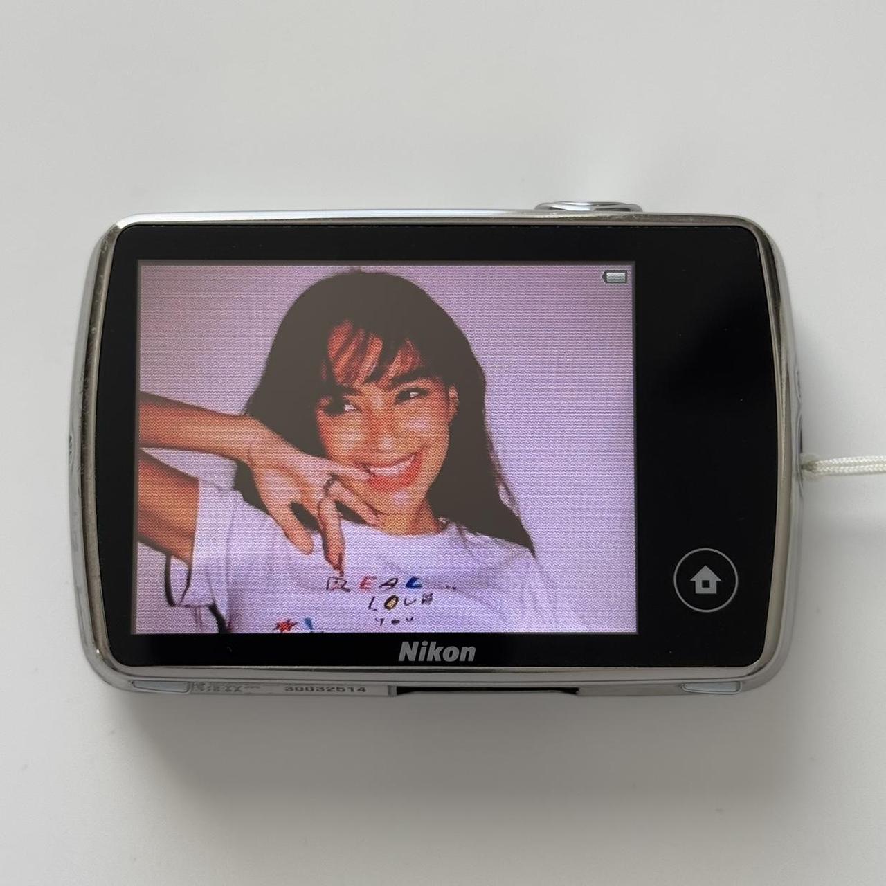 Geniune Pre-Owend Nikon Coolpix S01 Mini Digital Camera