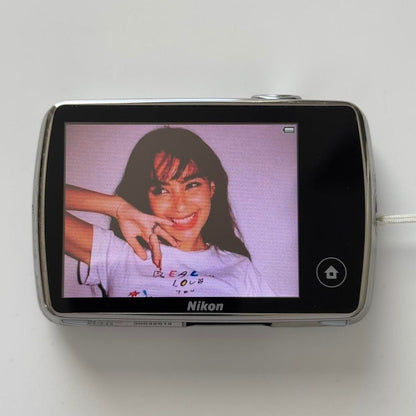 Geniune Pre-Owend Nikon Coolpix S01 Mini Digital Camera