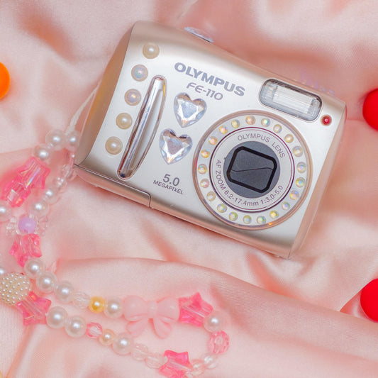 Geniune Cute y2k aesthetic digicam Olympus FE 110 with beaded strap PreOwned