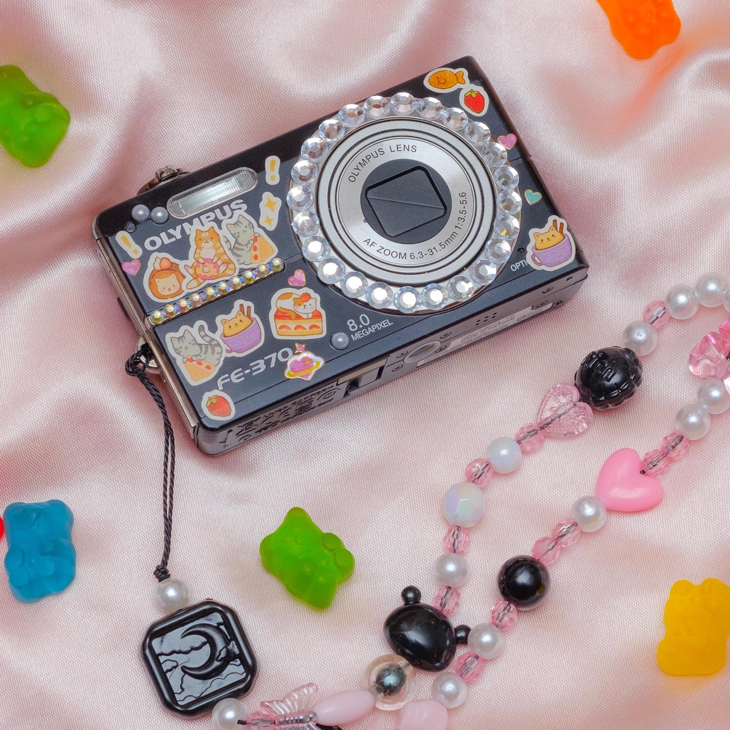 Geniune Cute y2k aesthetic decorated digicam Olympus FE 370 with beaded strap PreOwned