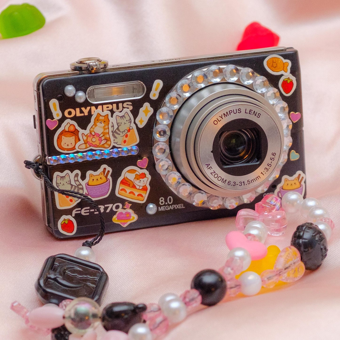 Geniune Cute y2k aesthetic decorated digicam Olympus FE 370 with beaded strap PreOwned