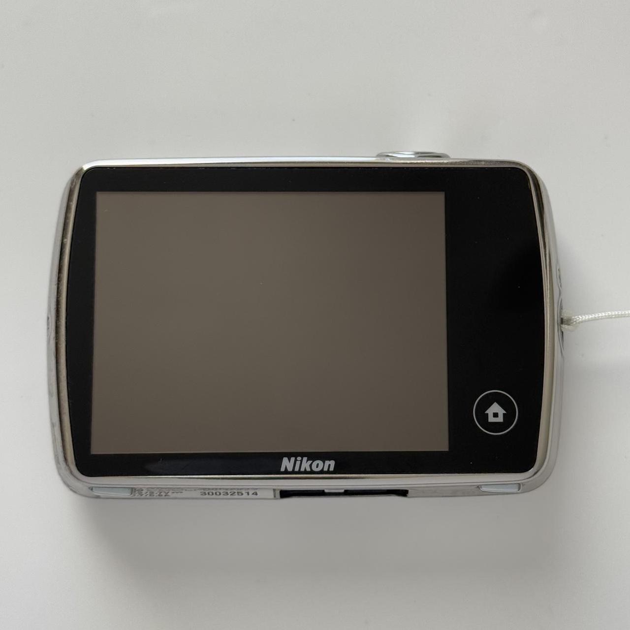 Geniune Pre-Owend Nikon Coolpix S01 Mini Digital Camera