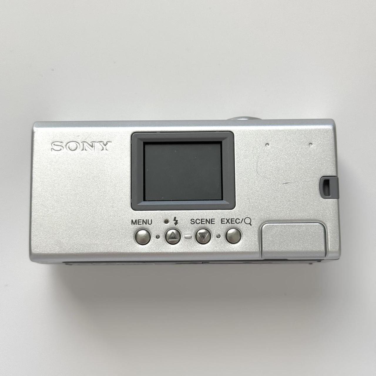 Geniune Pre-Owend Sony CyberShot U40 Mini Digital Camera Bundle