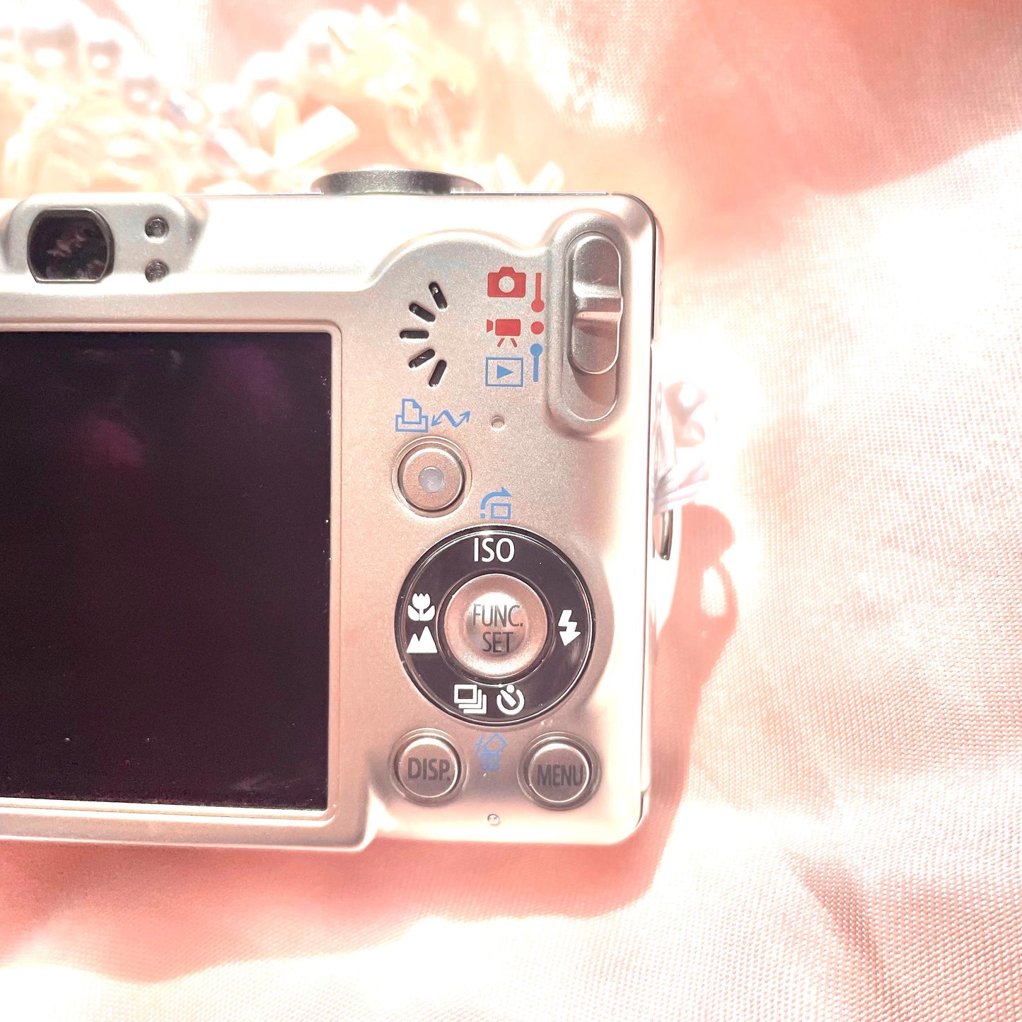 Geniune Canon PowerShot SD 600 near mint condition Digital Elph y2k aesthetic decorated digicam with beaded strap, full set PreOwned