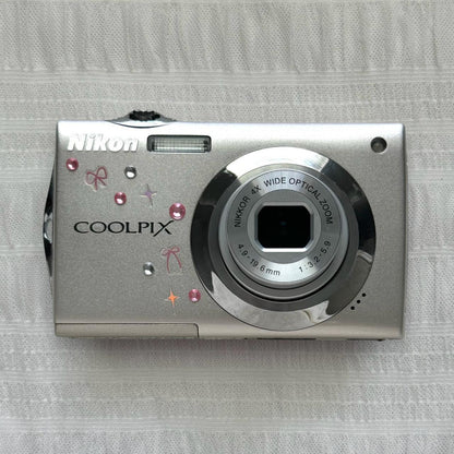 Geniune Pre-Owend Nikon Coolpix S4000 Digital Camera Bundle