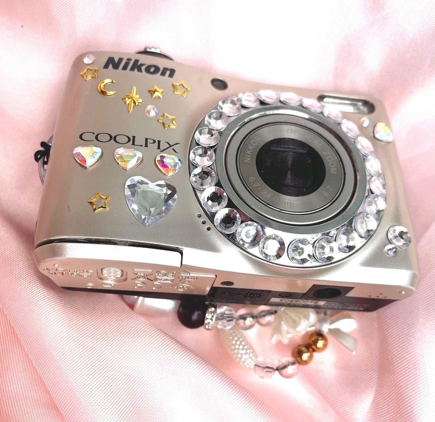 Geniune Nikon Coolpix L21 y2k aesthetic decorated digicam with beaded strap PreOwned