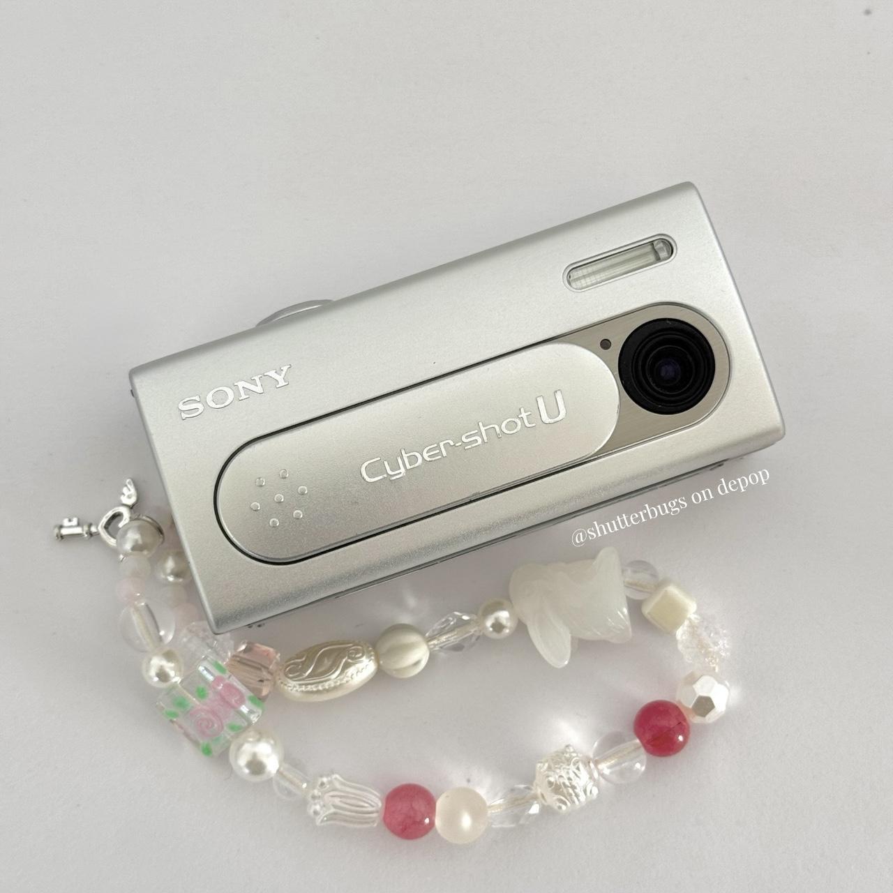 Geniune Pre-Owend Sony CyberShot U40 Mini Digital Camera Bundle