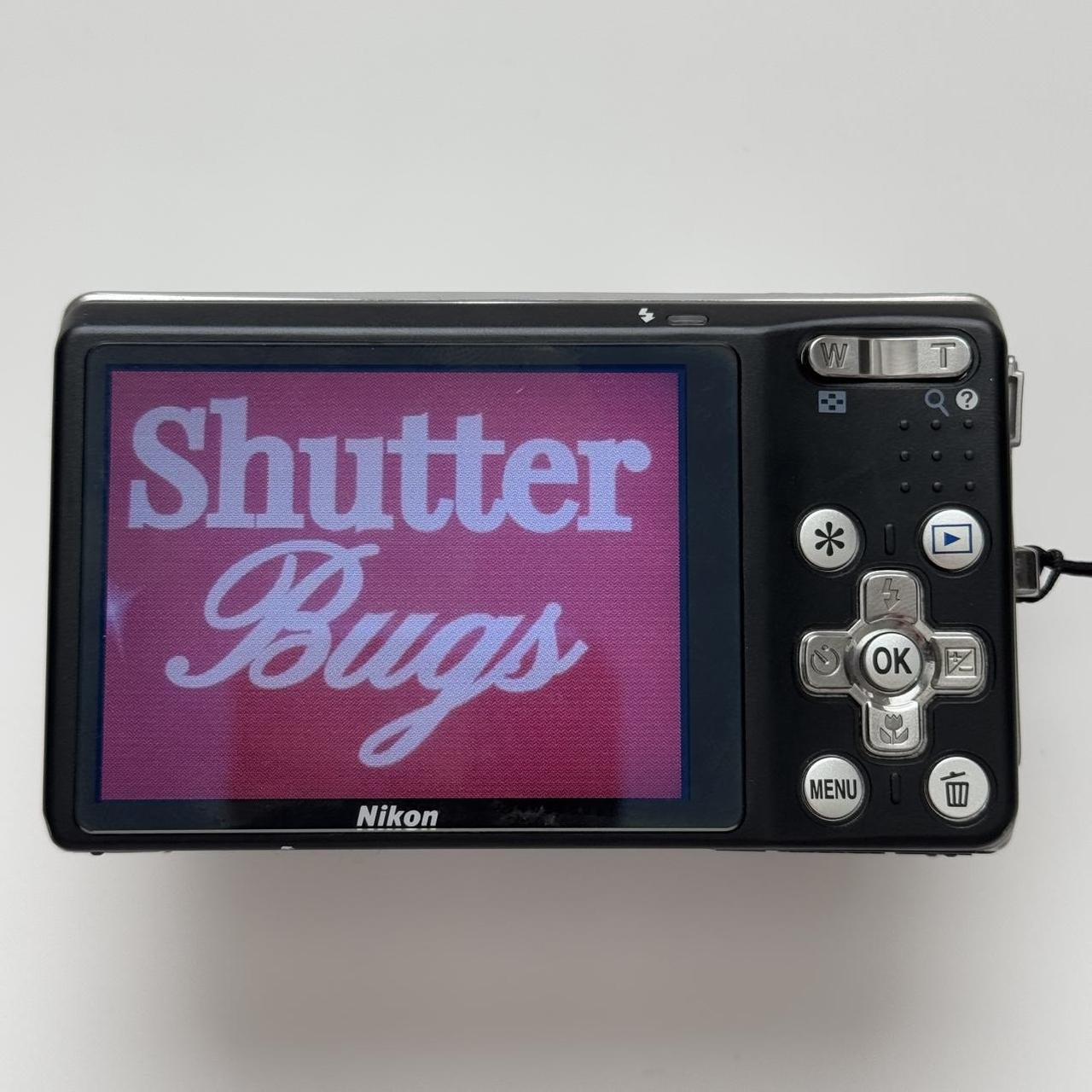 Geniune Pre-Owend Nikon Coolpix S560 Digital Camera