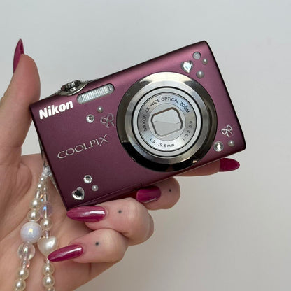 Geniune Pre-Owend Nikon Coolpix S3000 Digital Camera