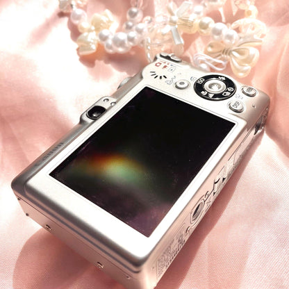 Geniune Canon PowerShot SD 600 near mint condition Digital Elph y2k aesthetic decorated digicam with beaded strap, full set PreOwned