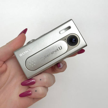 Geniune Pre-Owend Sony CyberShot U40 Mini Digital Camera Bundle