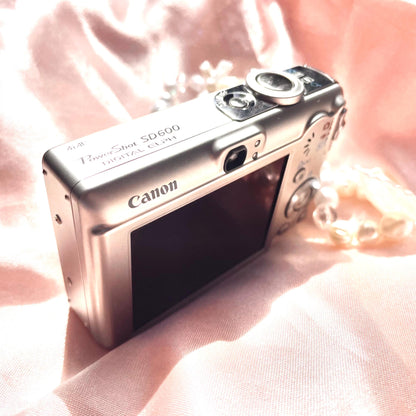 Geniune Canon PowerShot SD 600 near mint condition Digital Elph y2k aesthetic decorated digicam with beaded strap, full set PreOwned