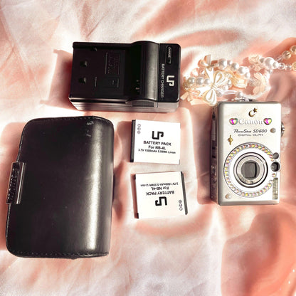 Geniune Canon PowerShot SD 600 near mint condition Digital Elph y2k aesthetic decorated digicam with beaded strap, full set PreOwned