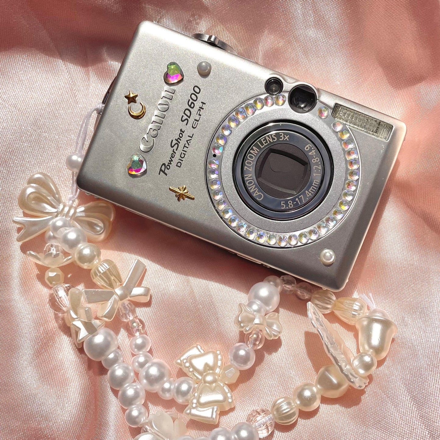 Geniune Canon PowerShot SD 600 near mint condition Digital Elph y2k aesthetic decorated digicam with beaded strap, full set PreOwned