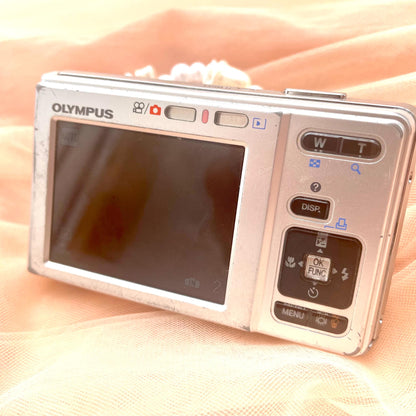 Geniune Cute Y2k Aesthetic Olymlus FE 20 hand decorated digital camera PreOwned