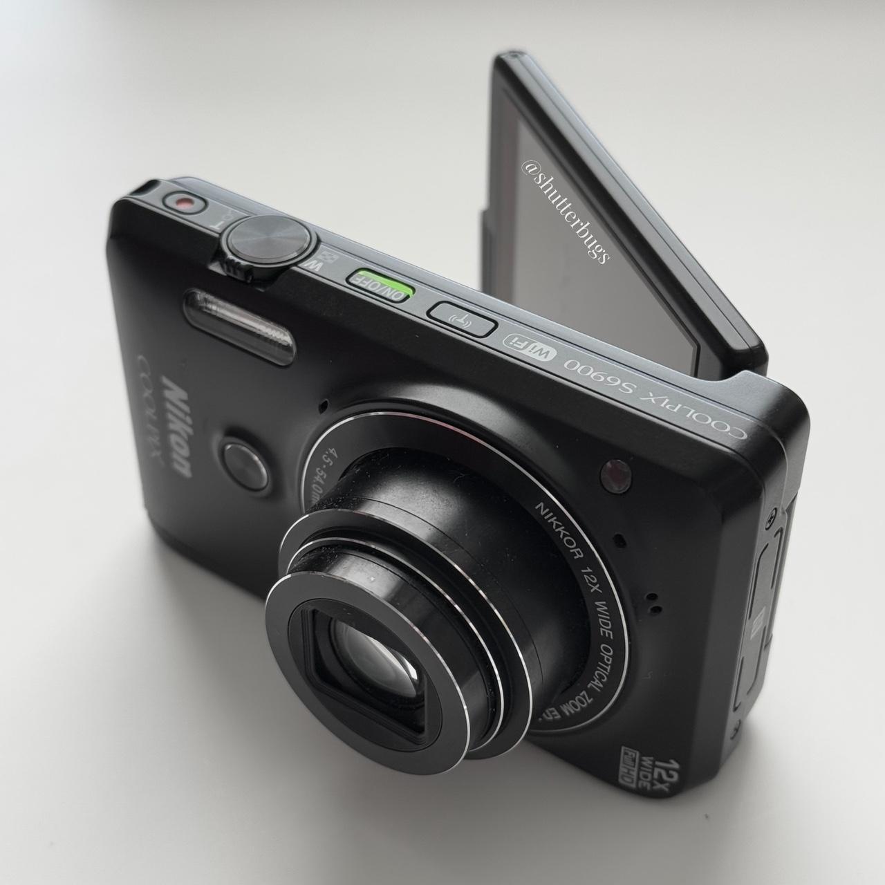 Geniune Pre-Owend Nikon Coolpix S6900 Digital Camera Bundle