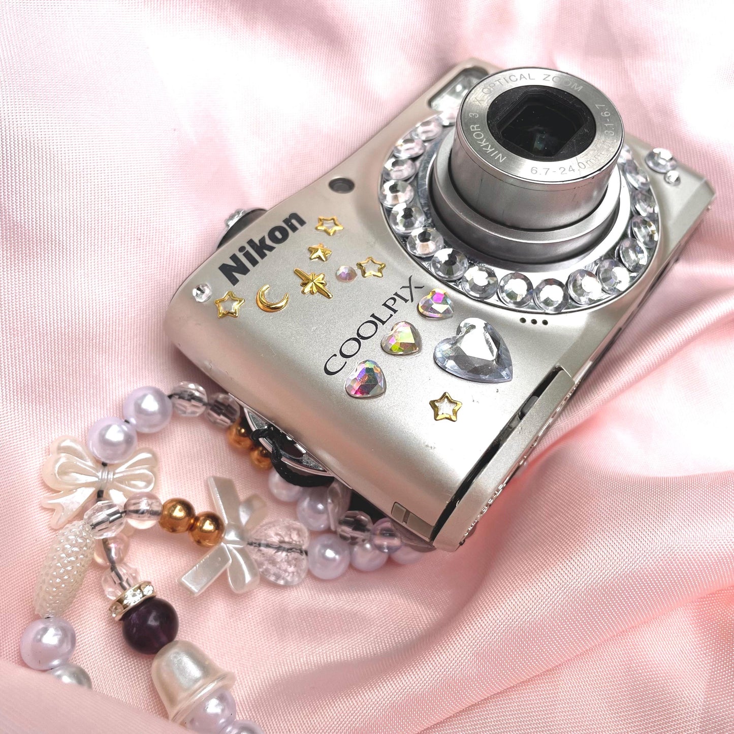 Geniune Nikon Coolpix L21 y2k aesthetic decorated digicam with beaded strap PreOwned